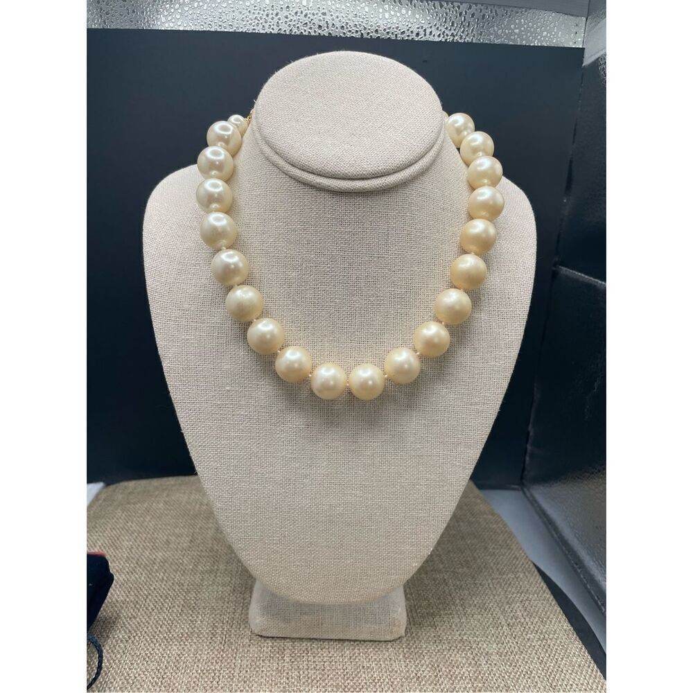 CAROLEE HAND-KNOTTED FAUX GOLD PEARL NECKLACE Gold Tone CHAIN HEART END Pouch